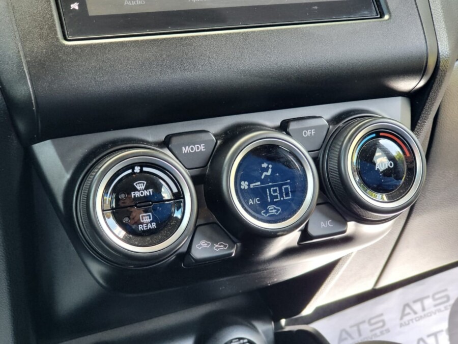 
								SUZUKI SWIFT GLX CVT full									