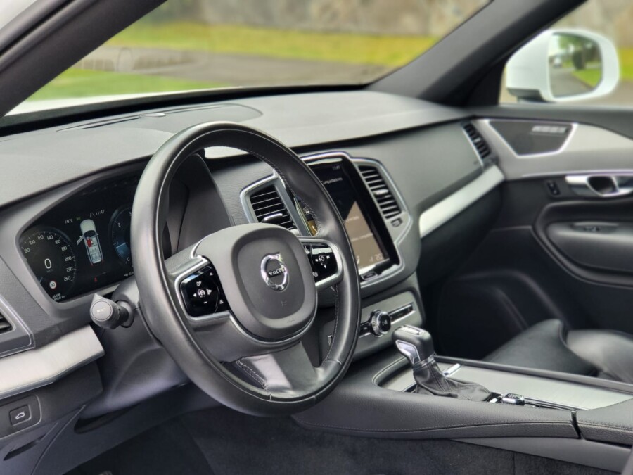 
								Volvo XC90 full									