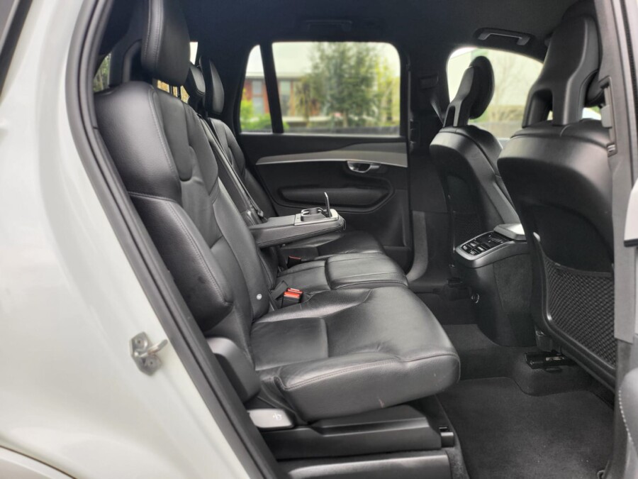 
								Volvo XC90 full									