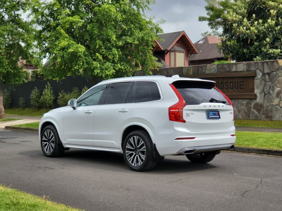 
								Volvo XC90 full									