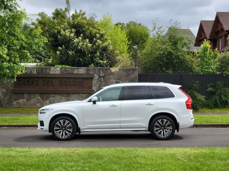 
								Volvo XC90 full									