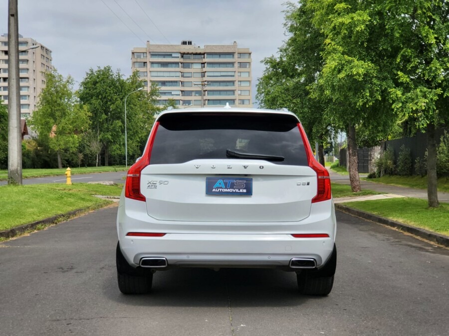 
								Volvo XC90 full									