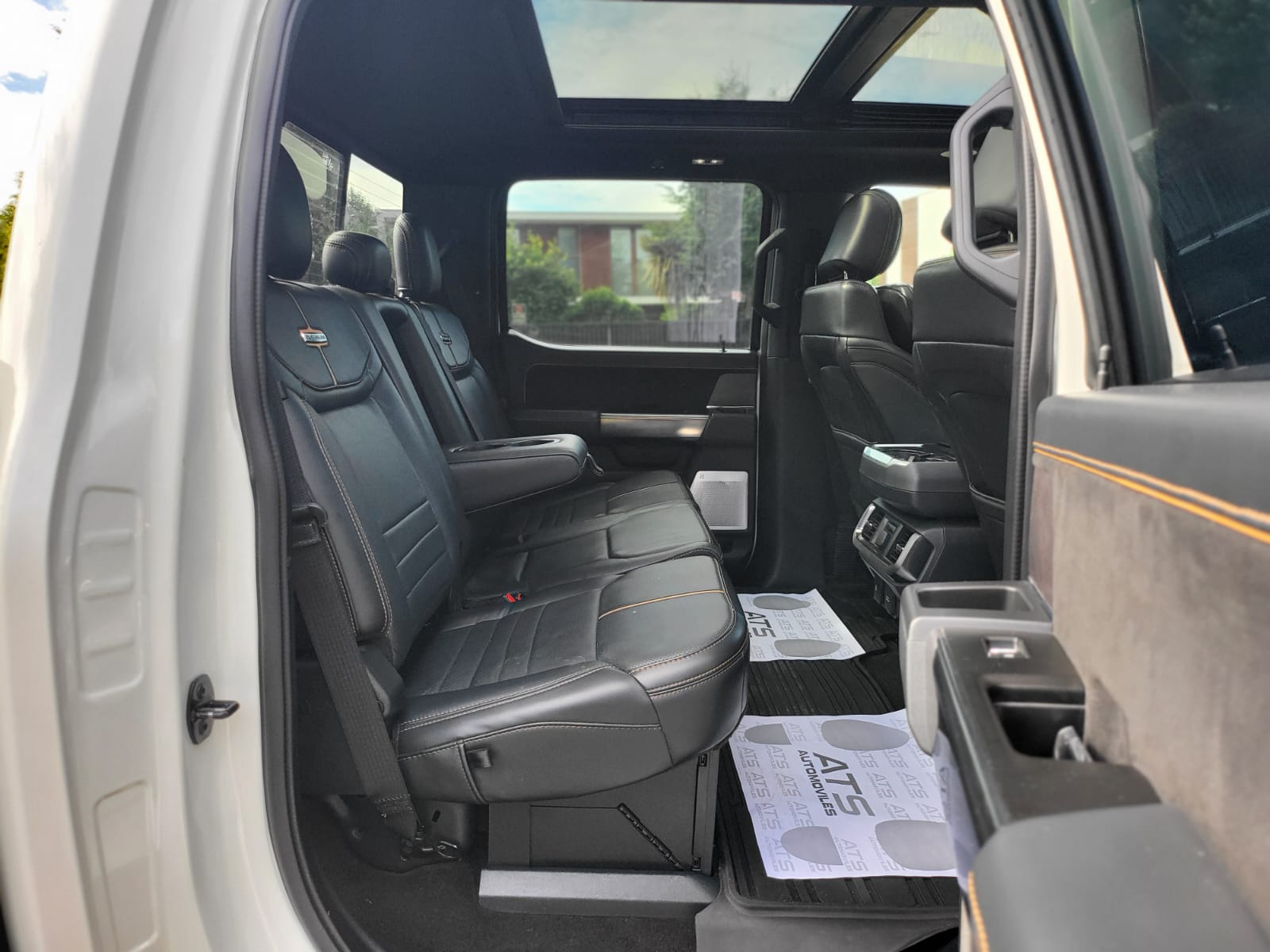 
								Ford F150 Platinum full									