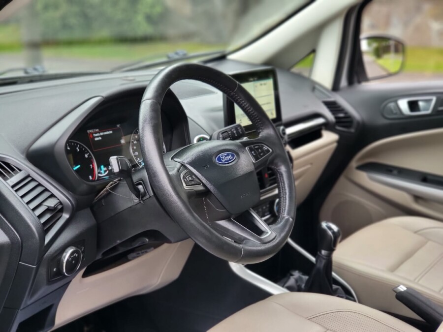 
								Ford Ecosport Titanium full									