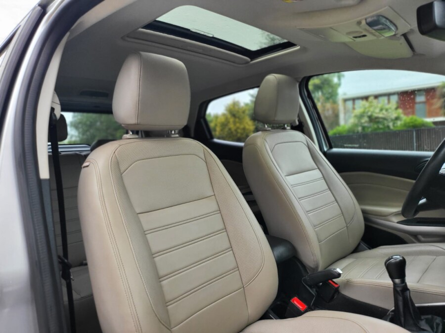 
								Ford Ecosport Titanium full									