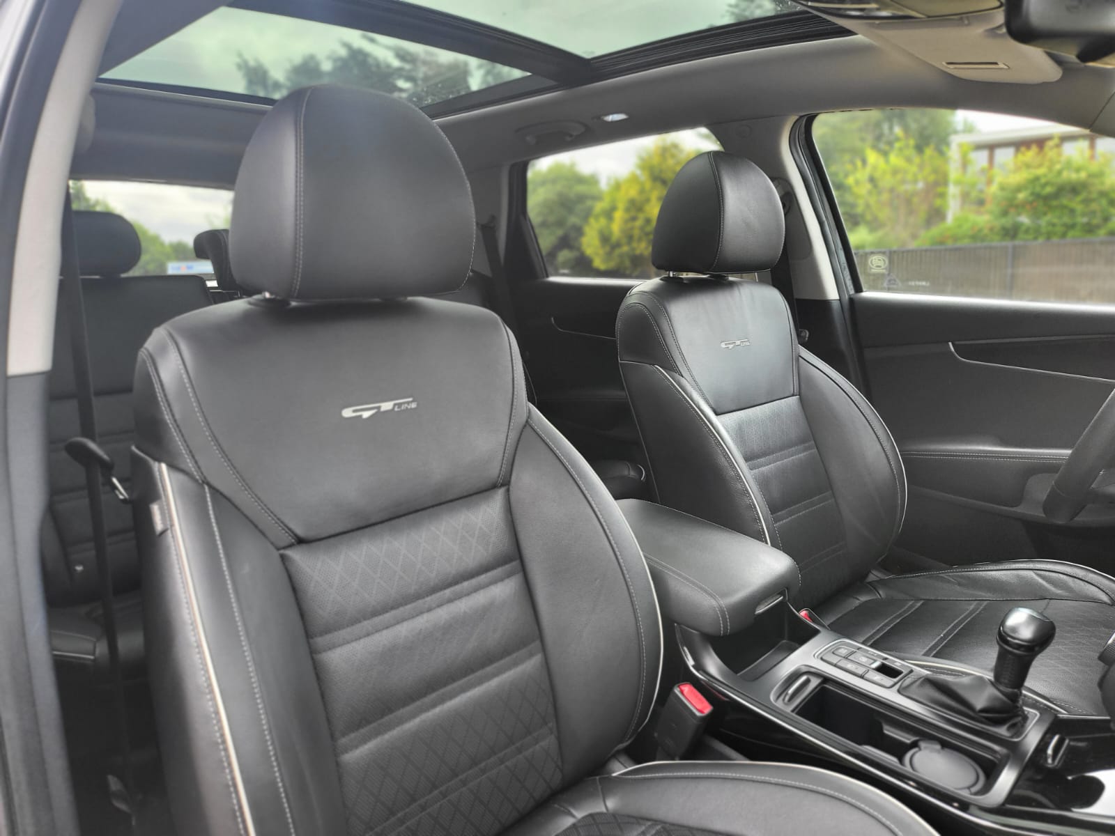 
								KIA SORENTO GTL AWD full									