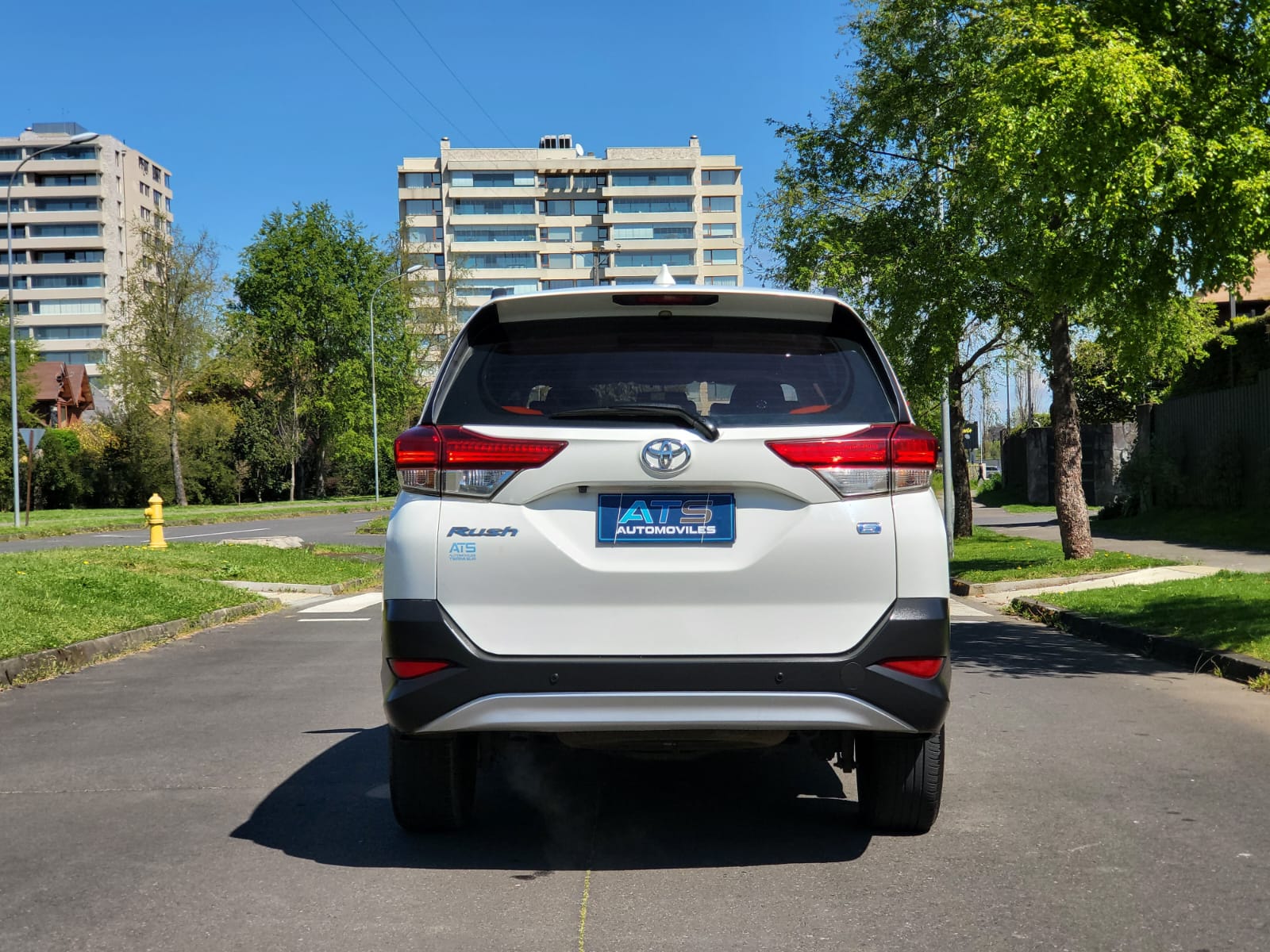 
								Toyota Rush full									