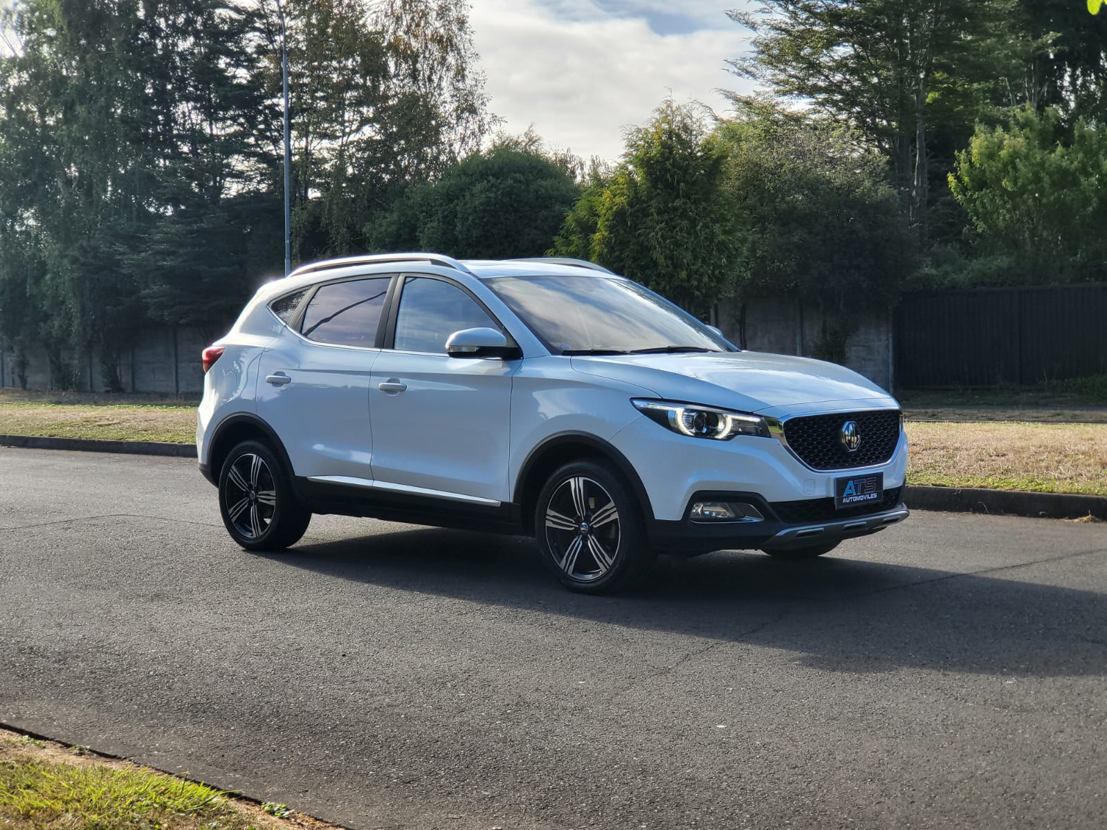 
								MG ZS full									