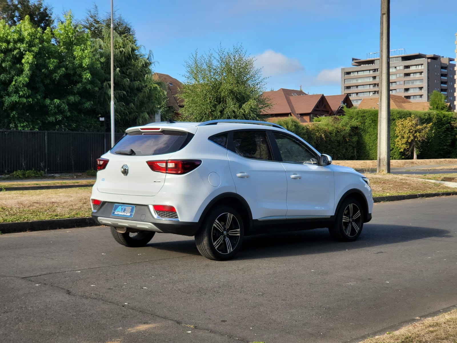 
								MG ZS full									
