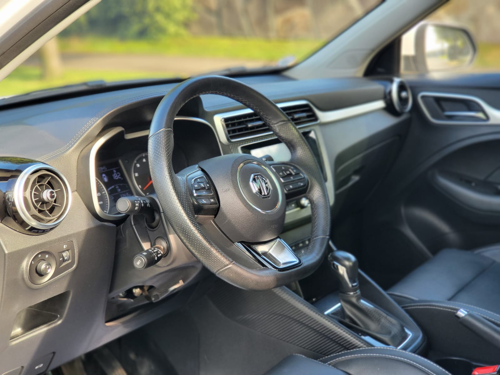 
								MG ZS full									