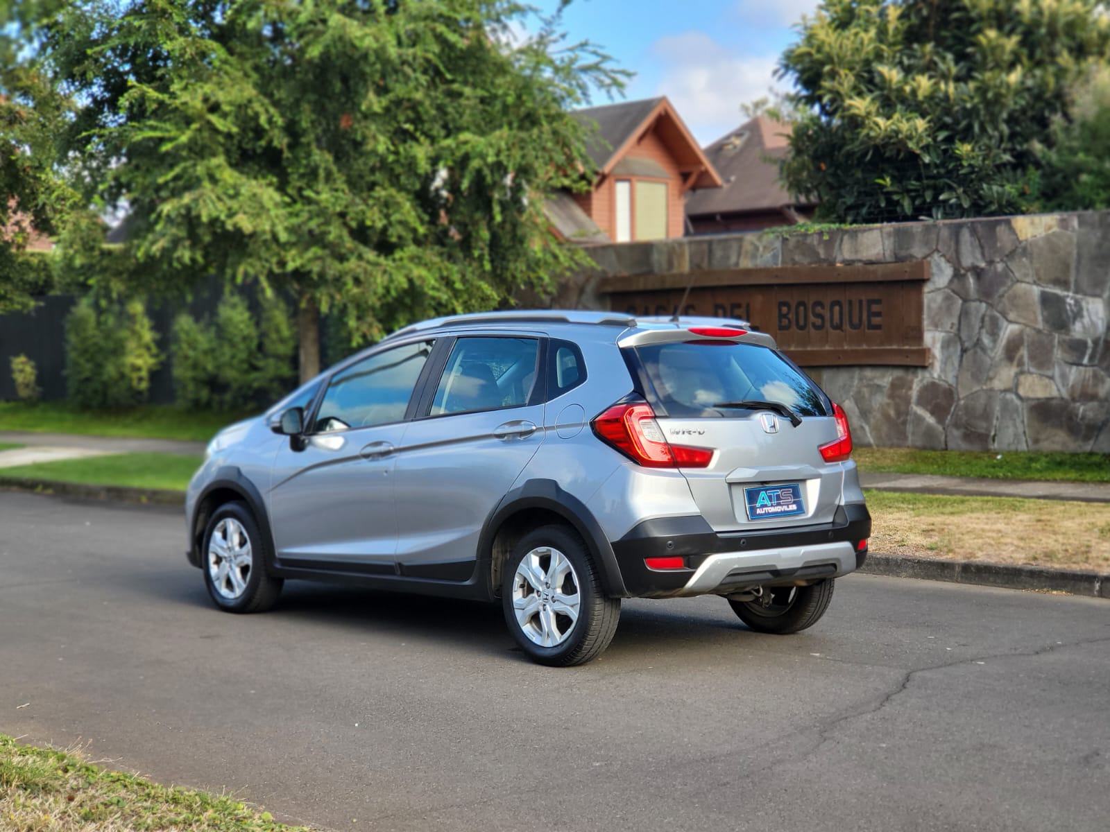 
								Honda WRV LX full									