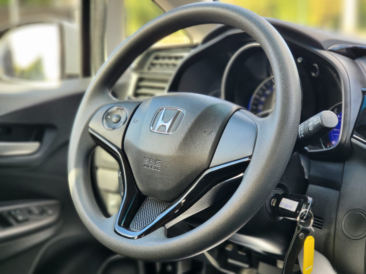 
								Honda WRV LX full									