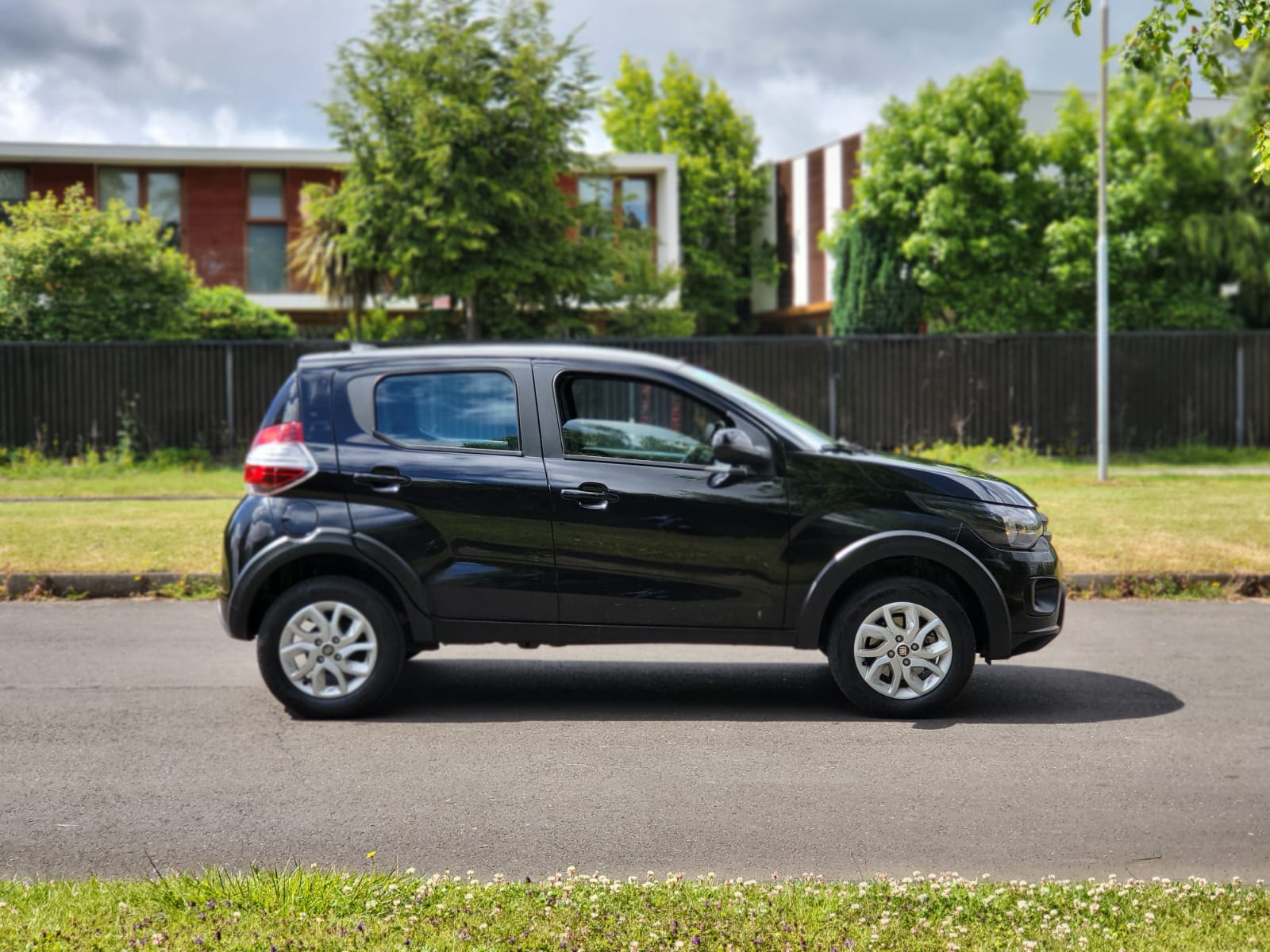
								Fiat MOBI full									