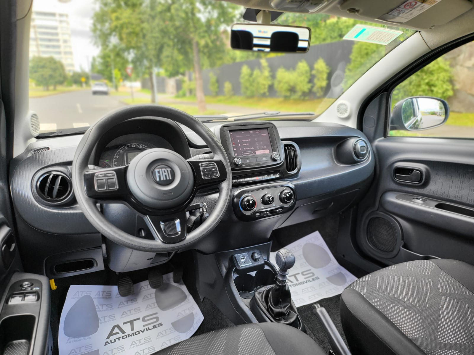 
								Fiat MOBI full									