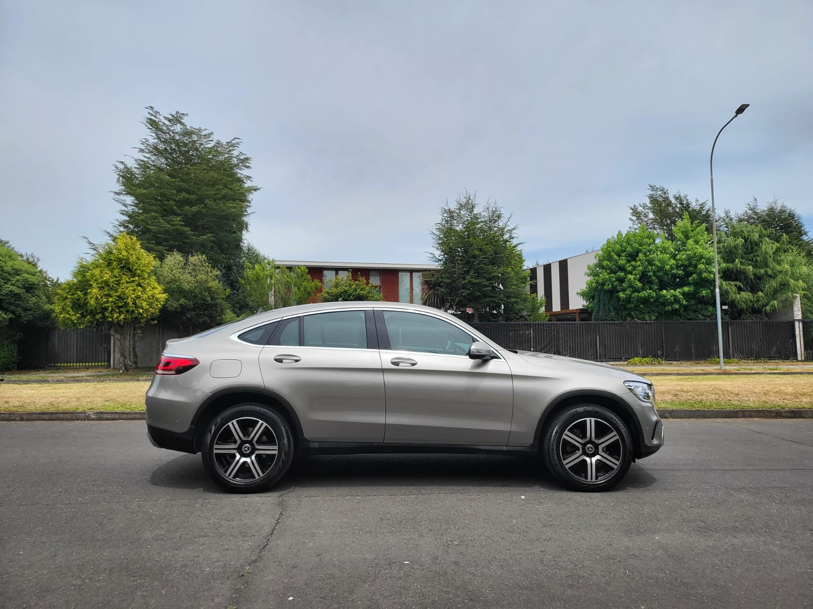 
								Mercedes Benz GLC 220D full									