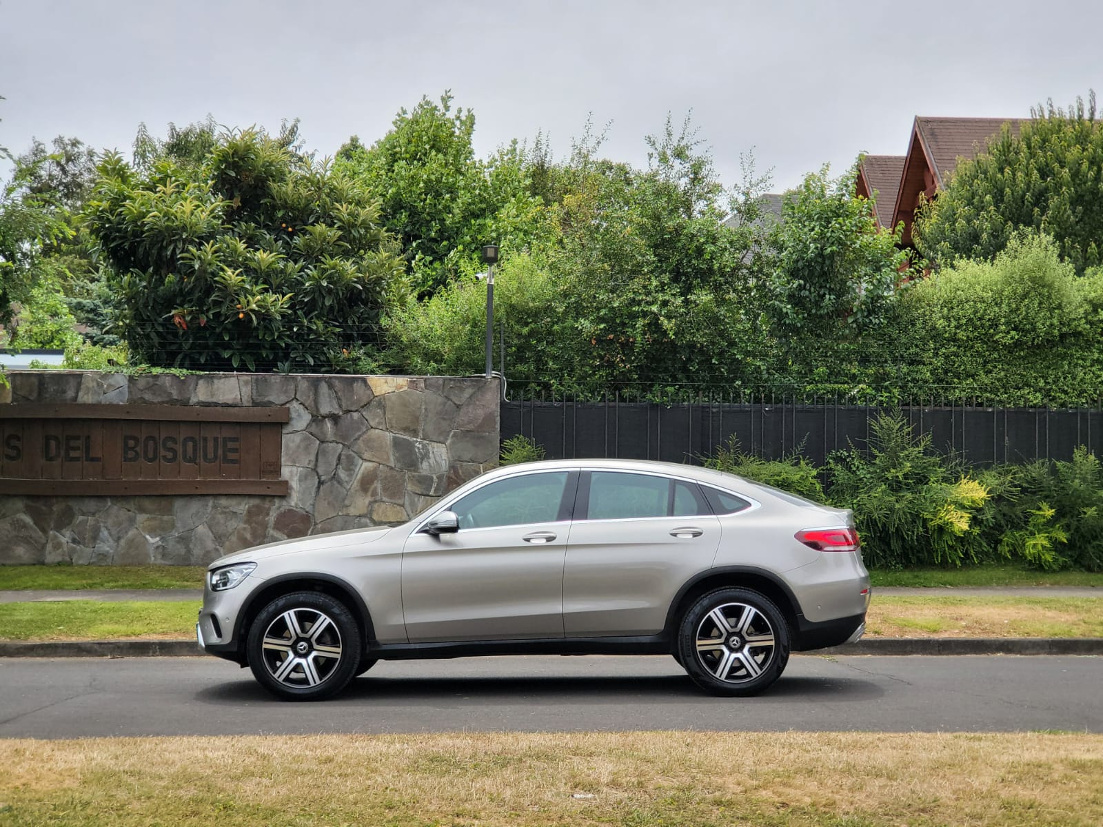 
								Mercedes Benz GLC 220D full									
