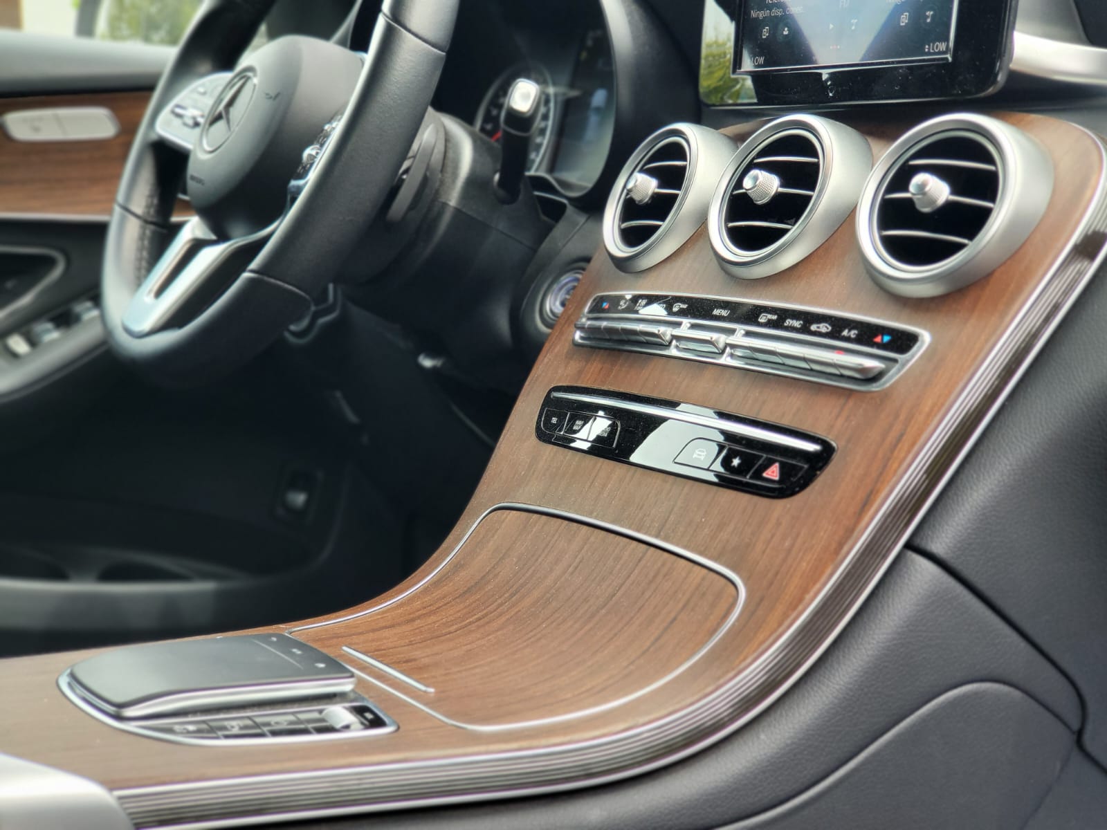 
								Mercedes Benz GLC 220D full									