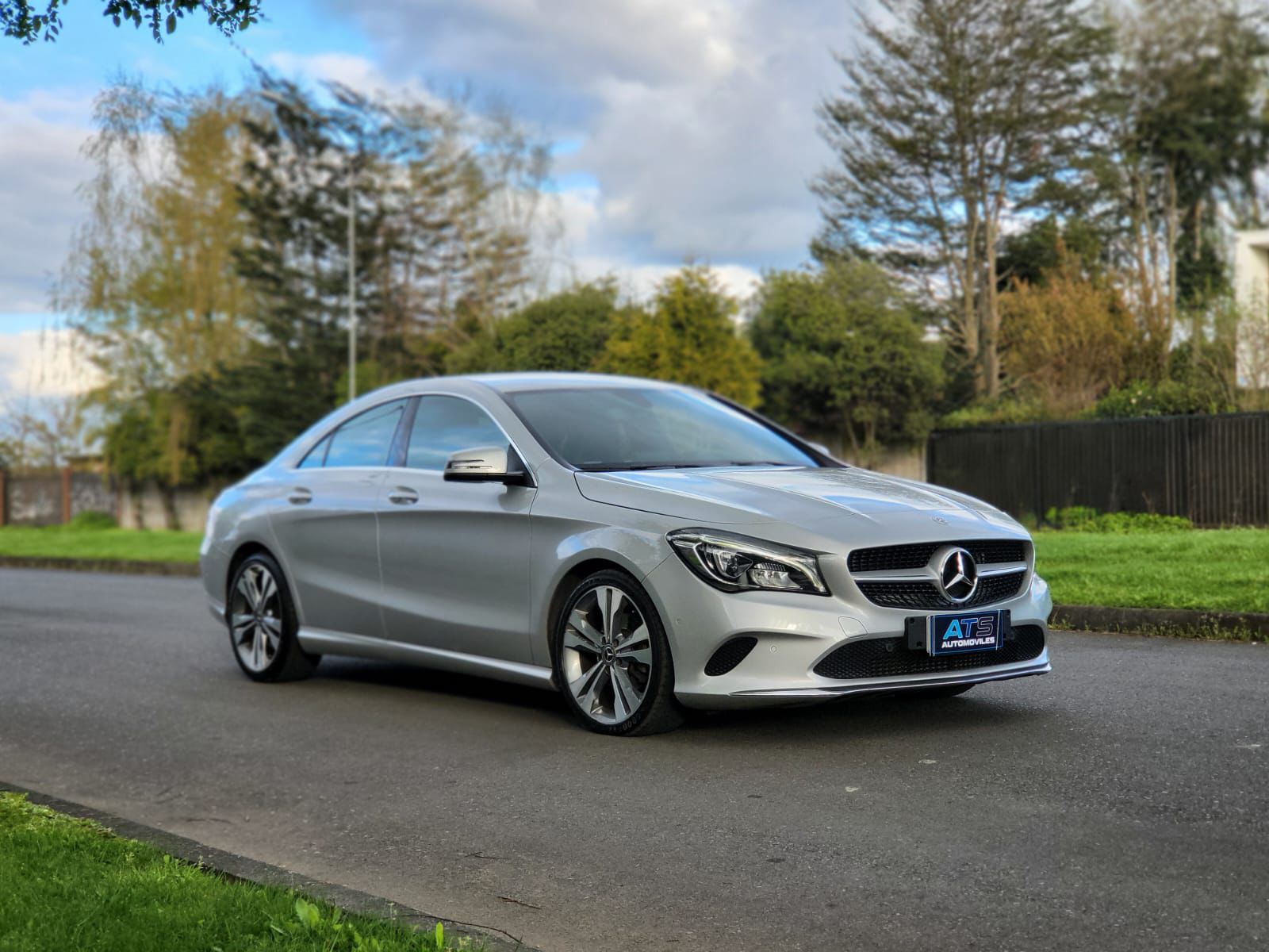 
								Mercedes Benz CLA 180 full									