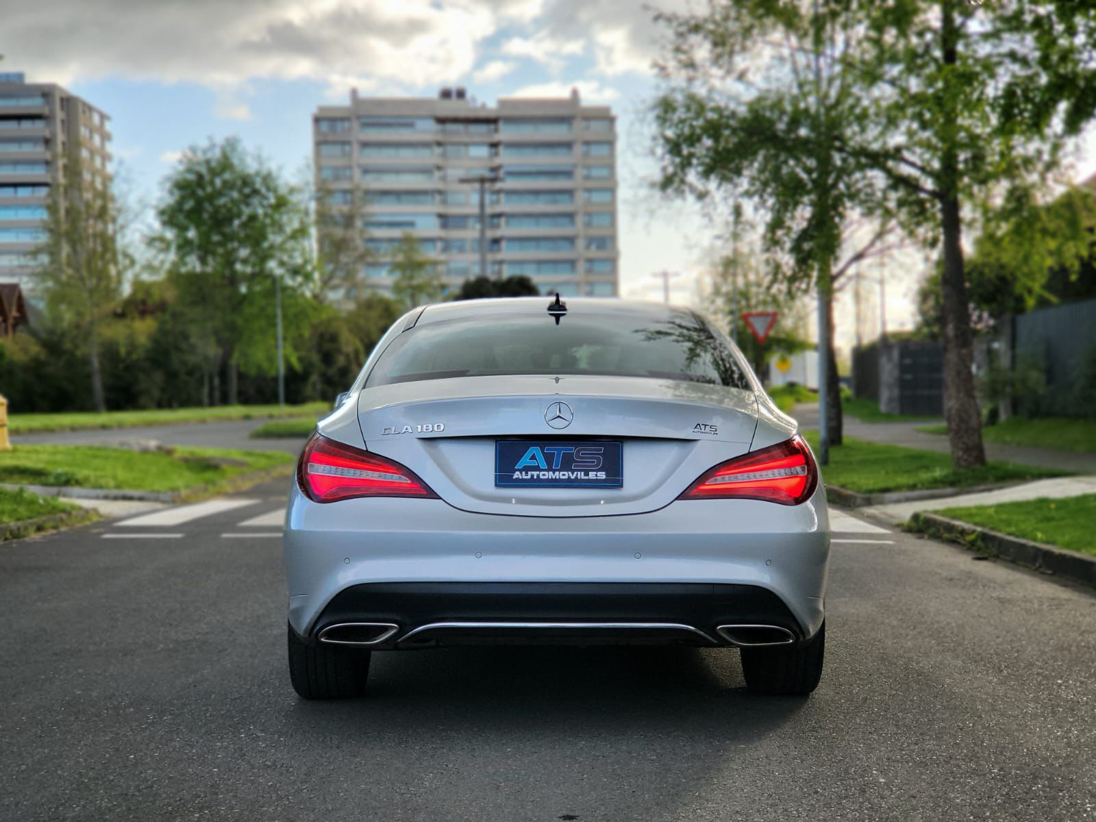 
								Mercedes Benz CLA 180 full									