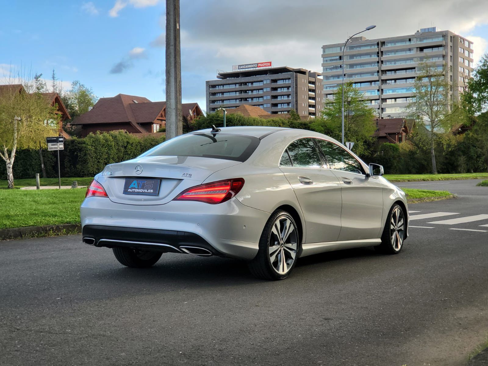 
								Mercedes Benz CLA 180 full									