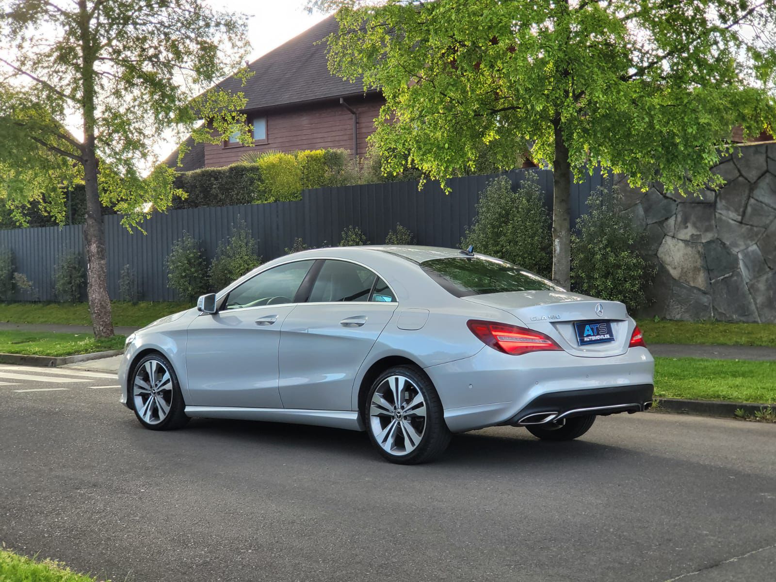 
								Mercedes Benz CLA 180 full									
