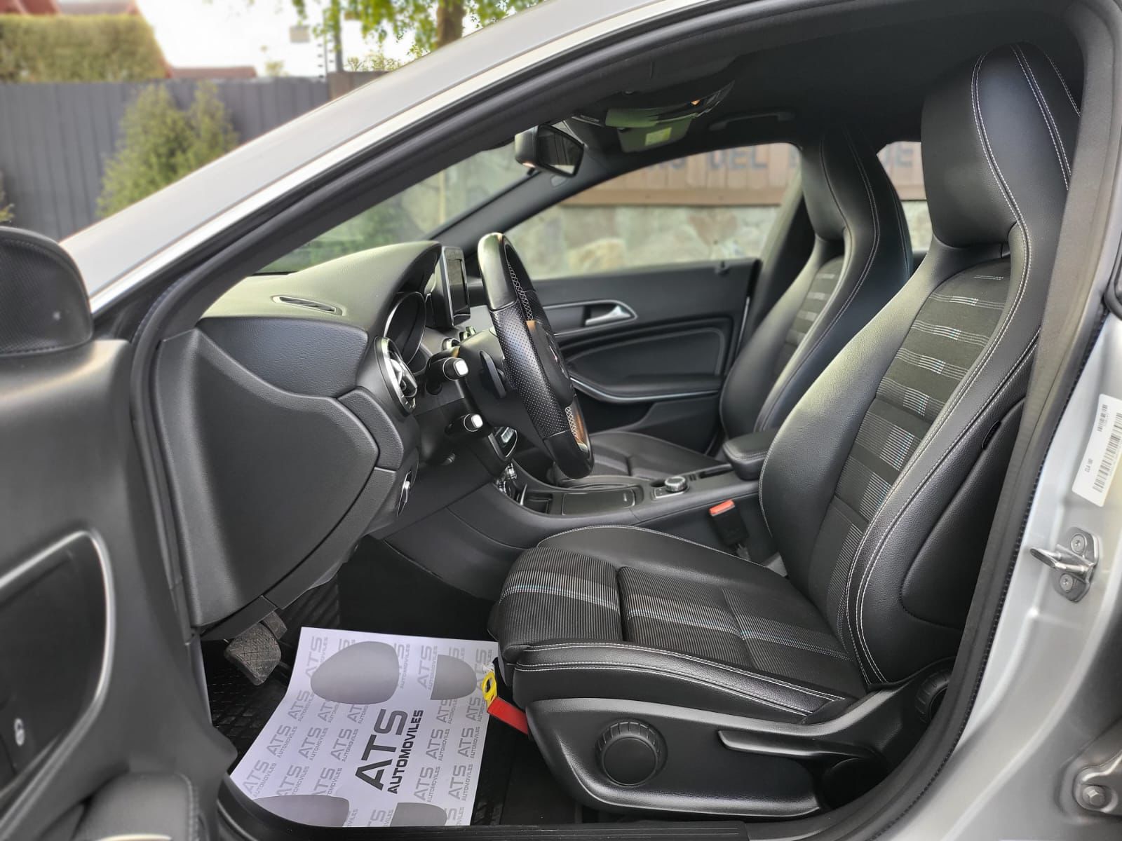 
								Mercedes Benz CLA 180 full									
