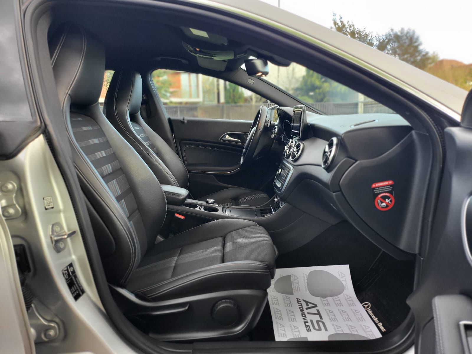
								Mercedes Benz CLA 180 full									
