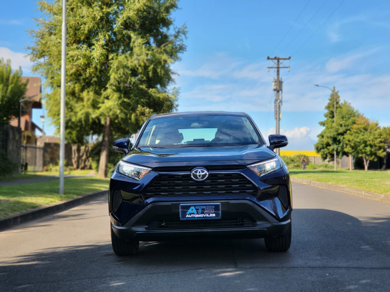 
								Toyota Rav 4 full									