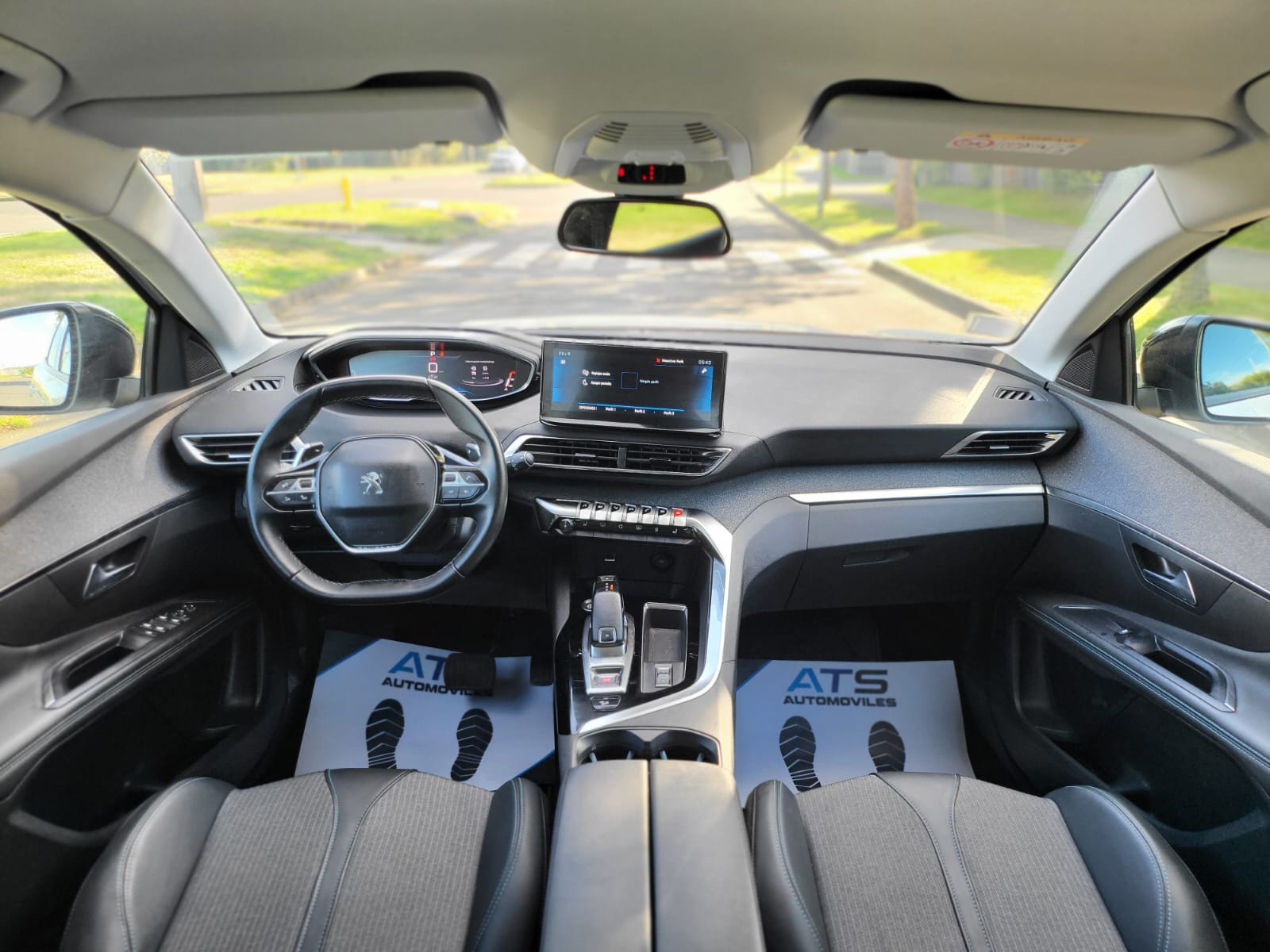 
								Peugeot 3008 full									