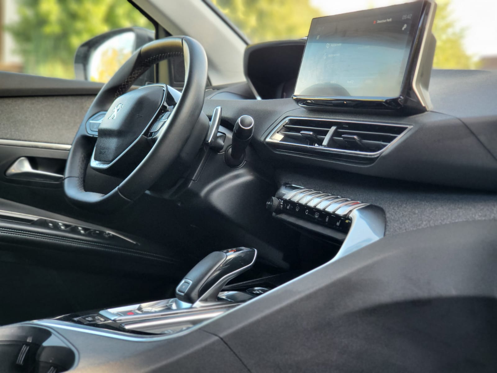 
								Peugeot 3008 full									