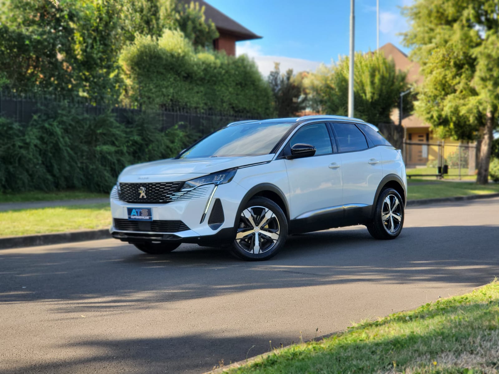 
								Peugeot 3008 full									