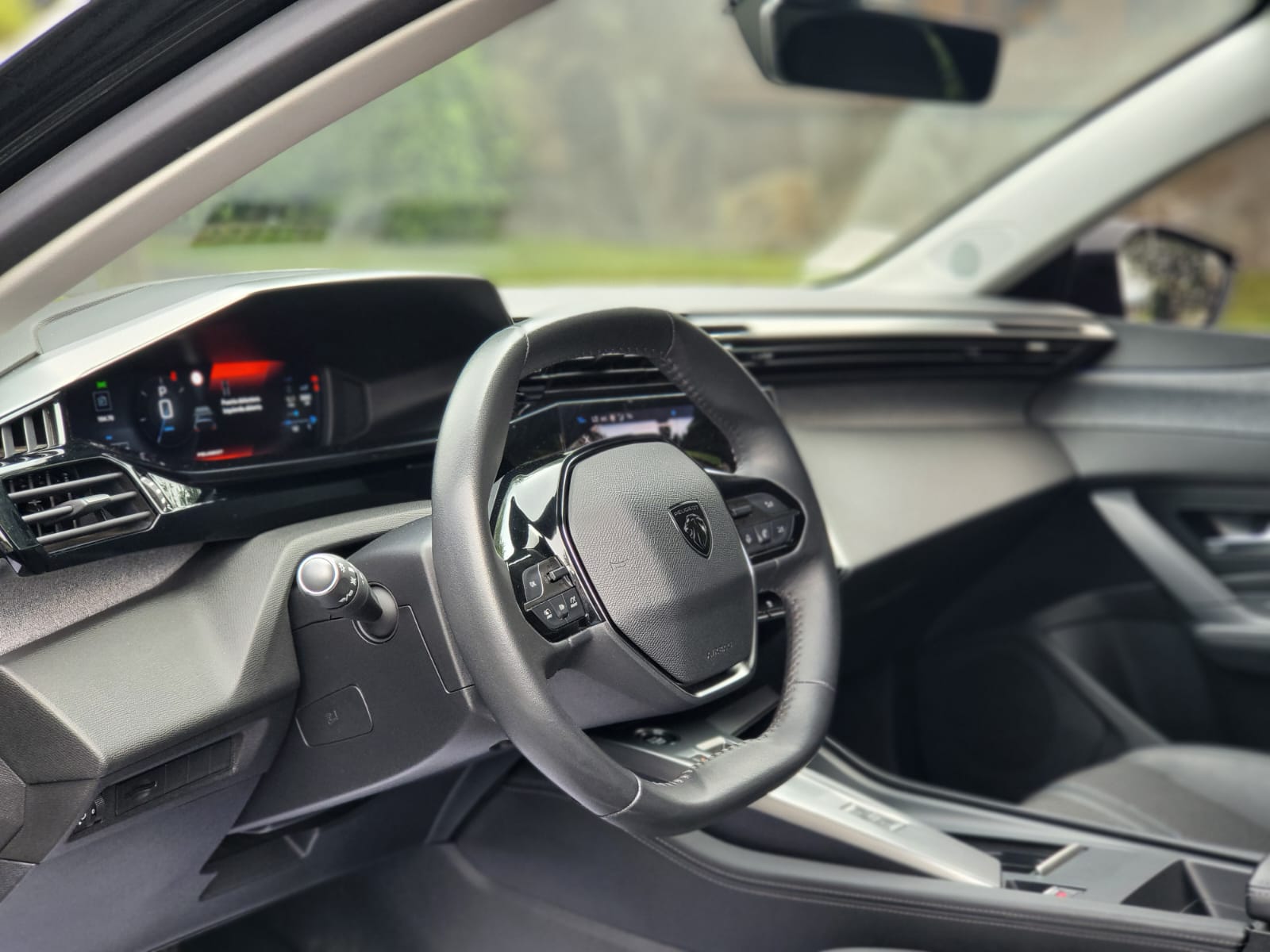 
								Peugeot 308 BLUEHDI full									