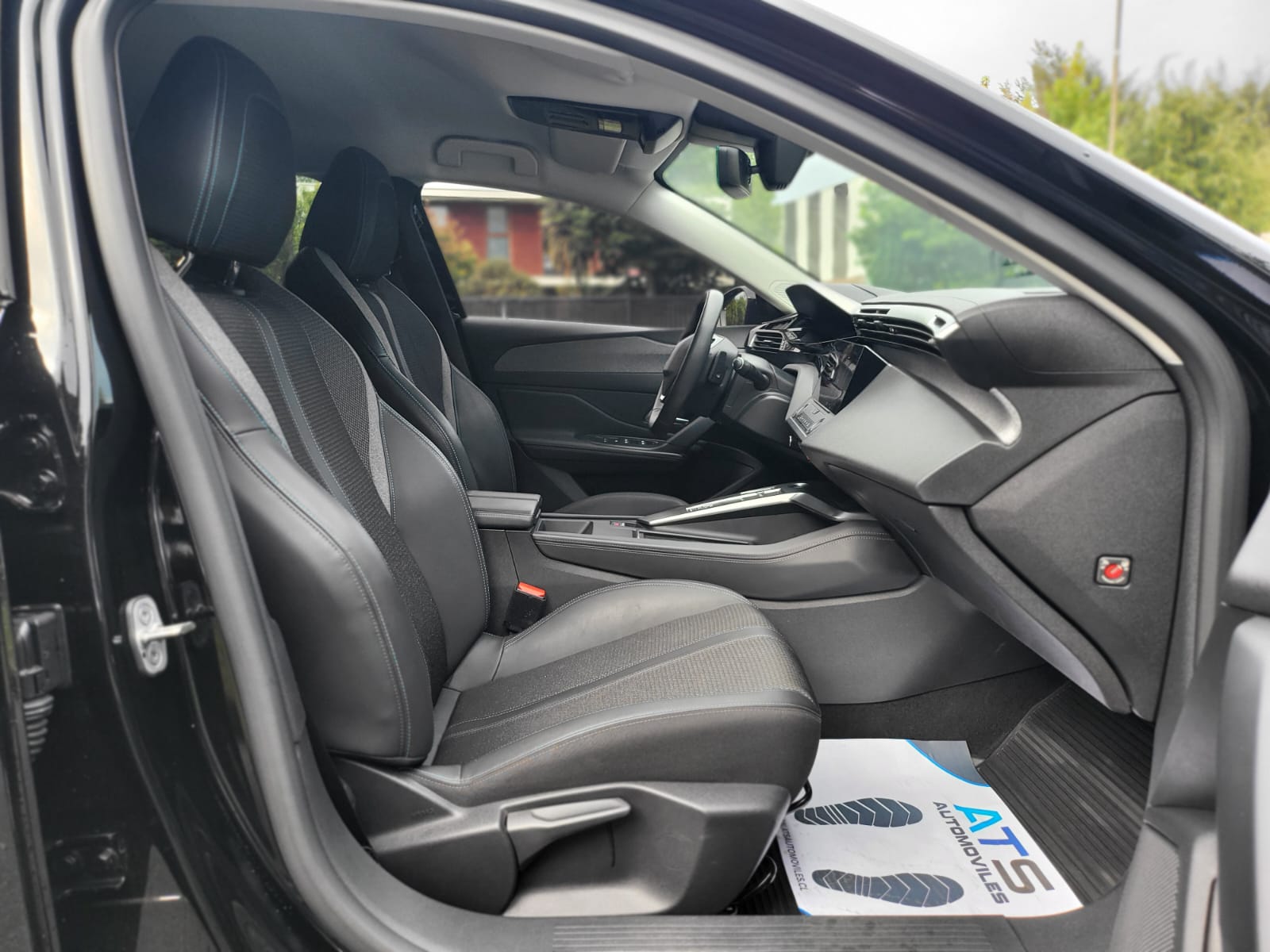 
								Peugeot 308 BLUEHDI full									